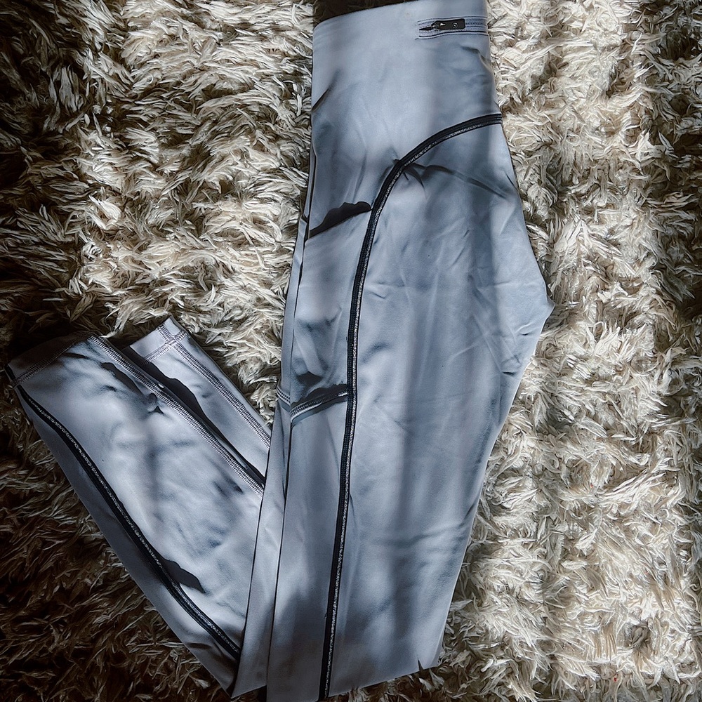 Light Grey Lululemon Leggings Back Zip Up and Size Pocket